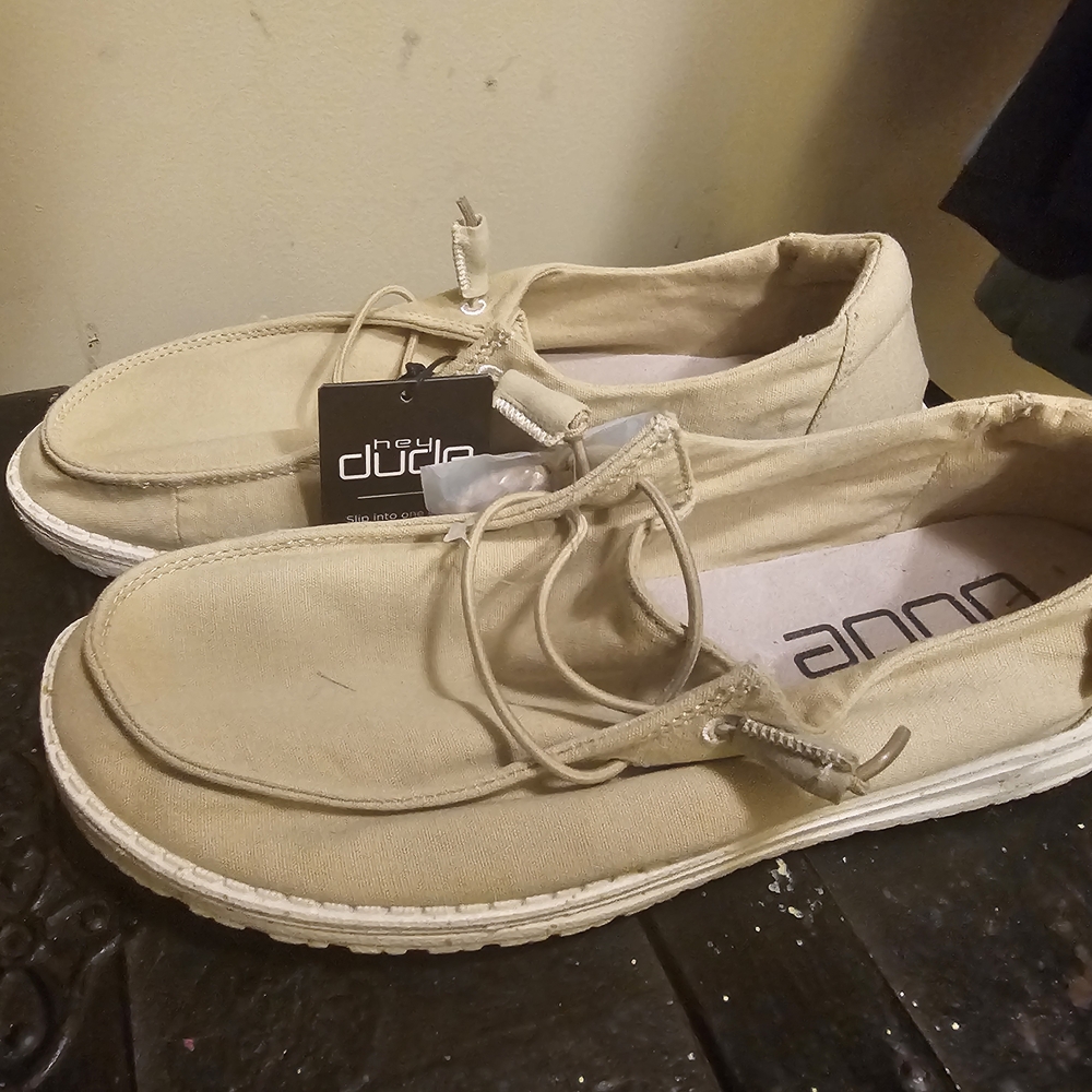 Hey Dude Wonen's Casual Tan Shoes